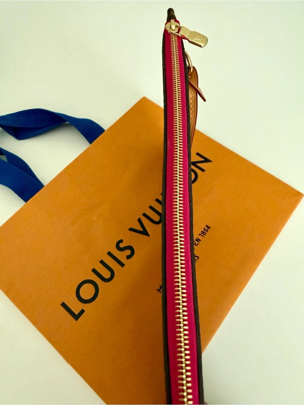 🌹Authentic Louis Vuitton Pink Pivone Neverfull Wristlet / GM Size